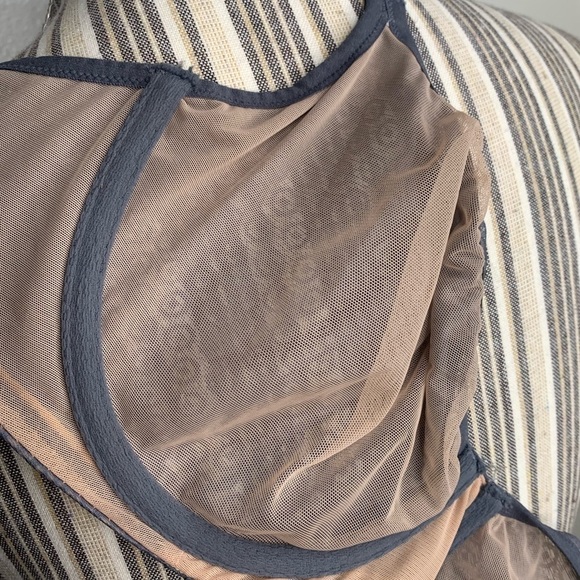 Victoria’s Secret Body By Victoria Unlined Demi Underwire Bra - Picture 6 of 8